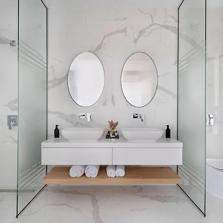 Villa Golden Shore *