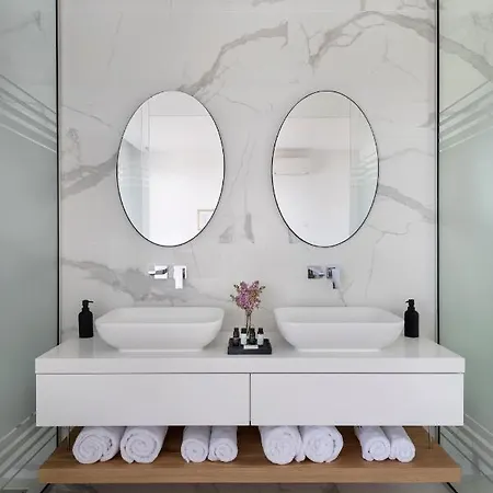 Golden Shore Βίλα