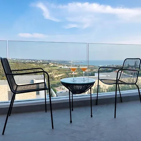 ヴィラ Golden Shore *